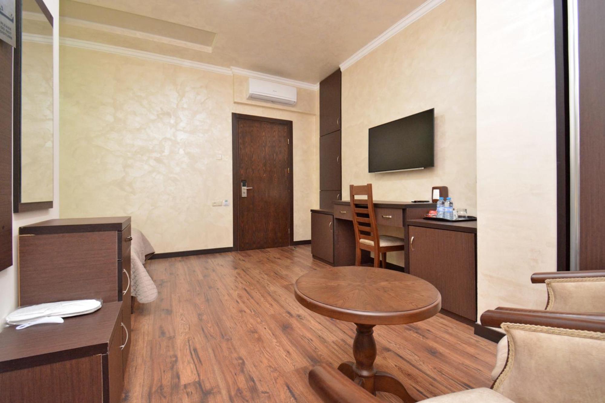 Partez Hotel 예레반 외부 사진
