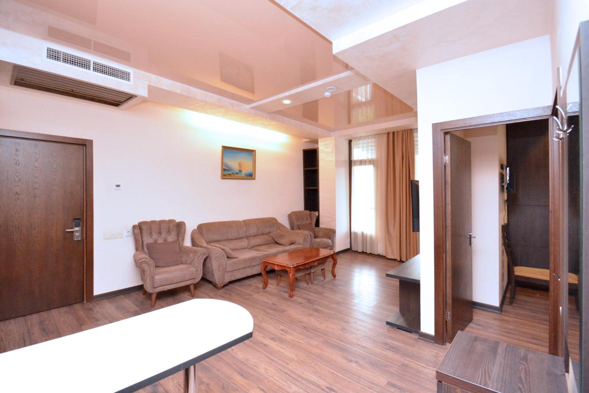 Partez Hotel 예레반 외부 사진