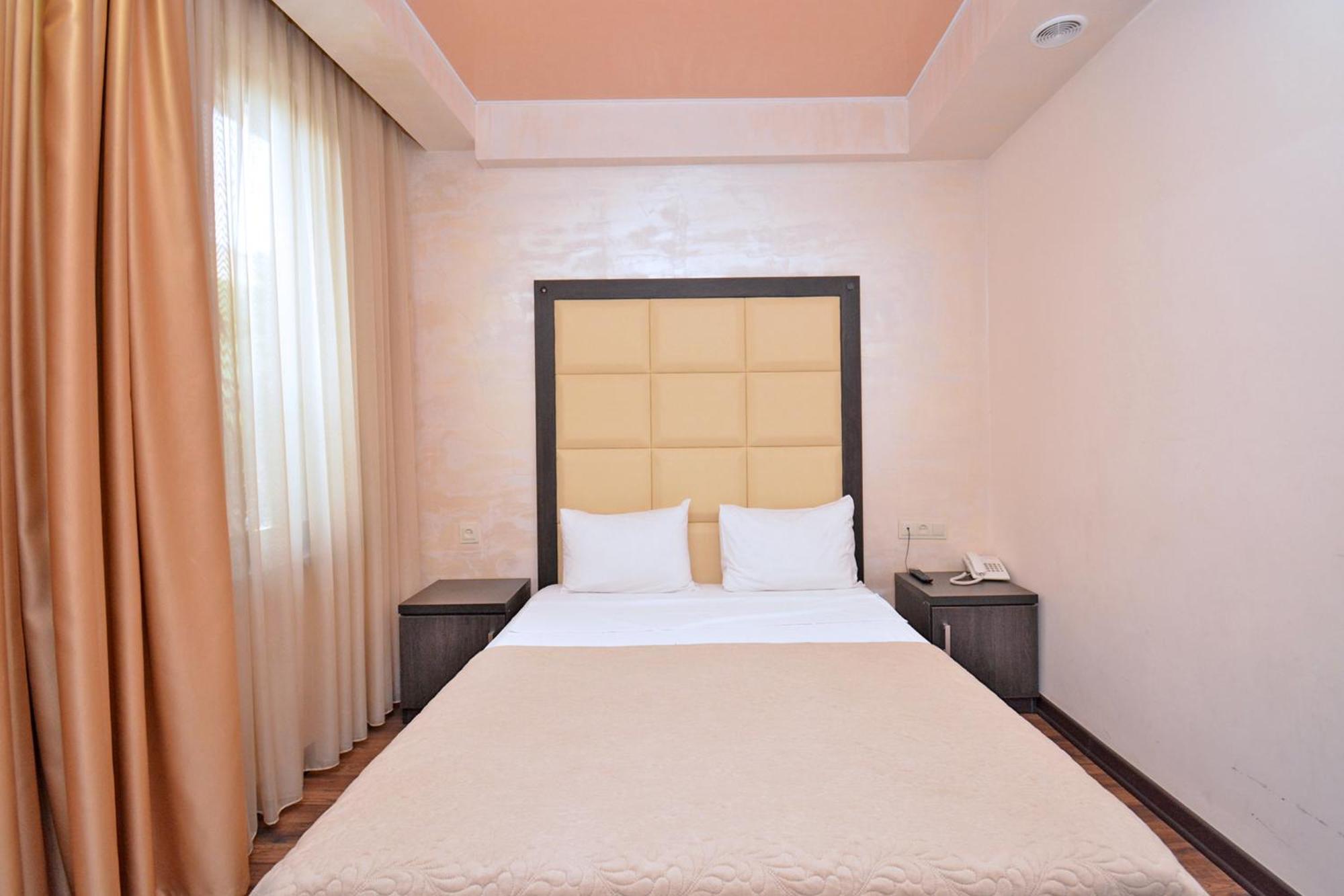 Partez Hotel 예레반 외부 사진